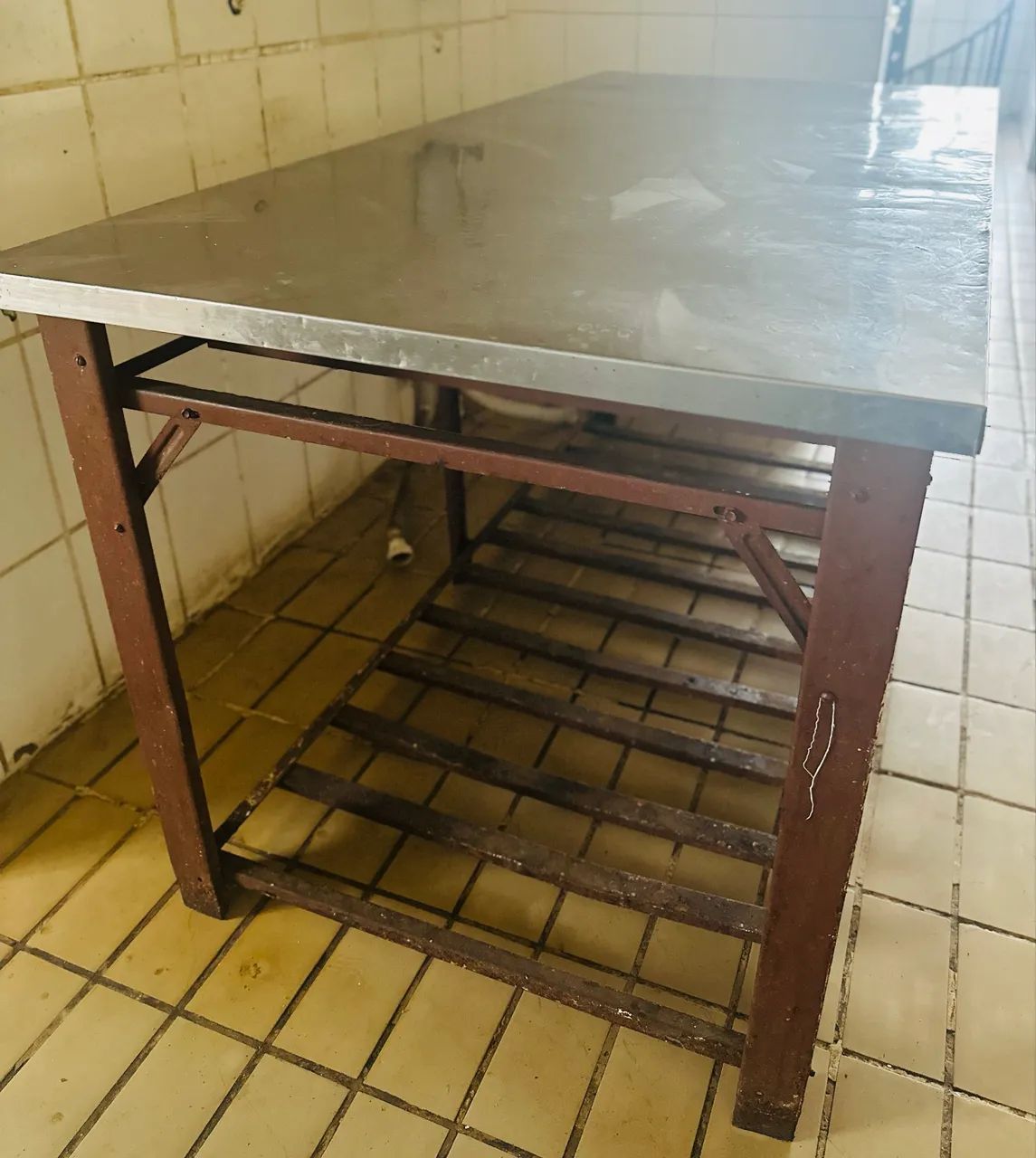 Mesa Industrial Base ferro Tampo de Aço Inoxidável  - Foto 3