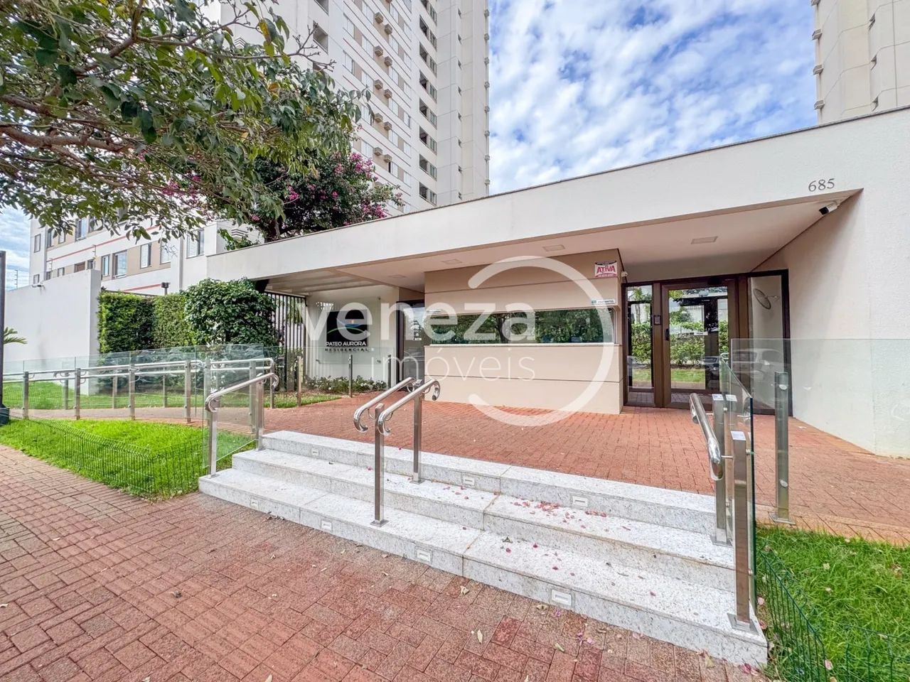 Apartamento mobiliado para alugar no Edifício Pateo Aurora, Jardim Aurora
