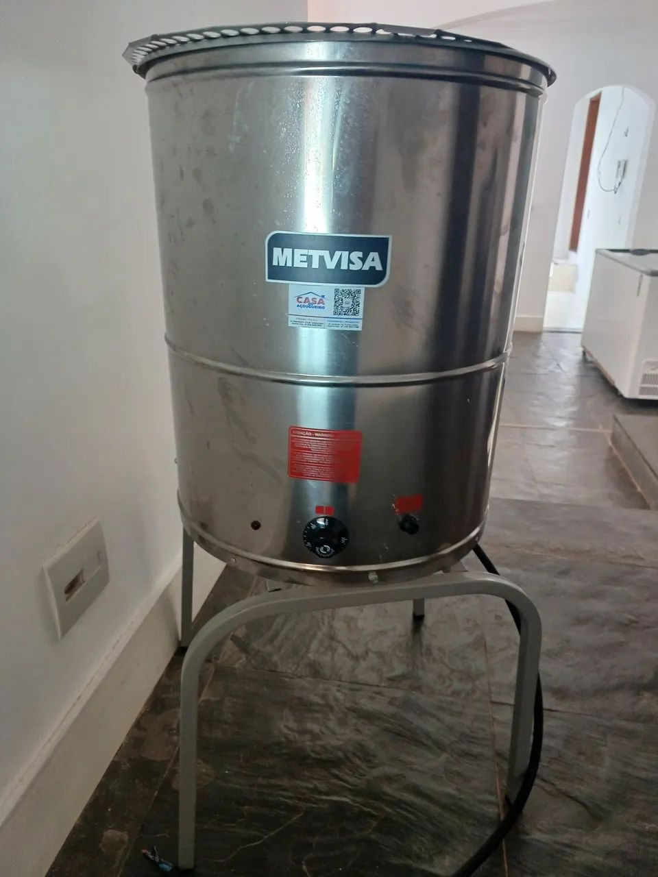 Fritadeira Industrial Elétrica Metvisa - Água e óleo  - Foto 2