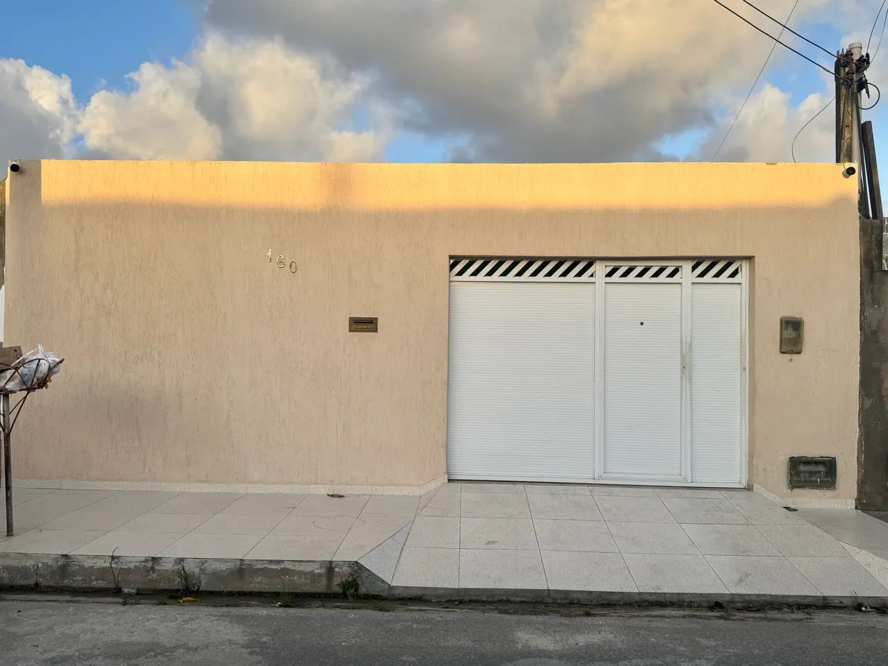 CASA A VENDA EM CONDOMÍNIO FECHADO
