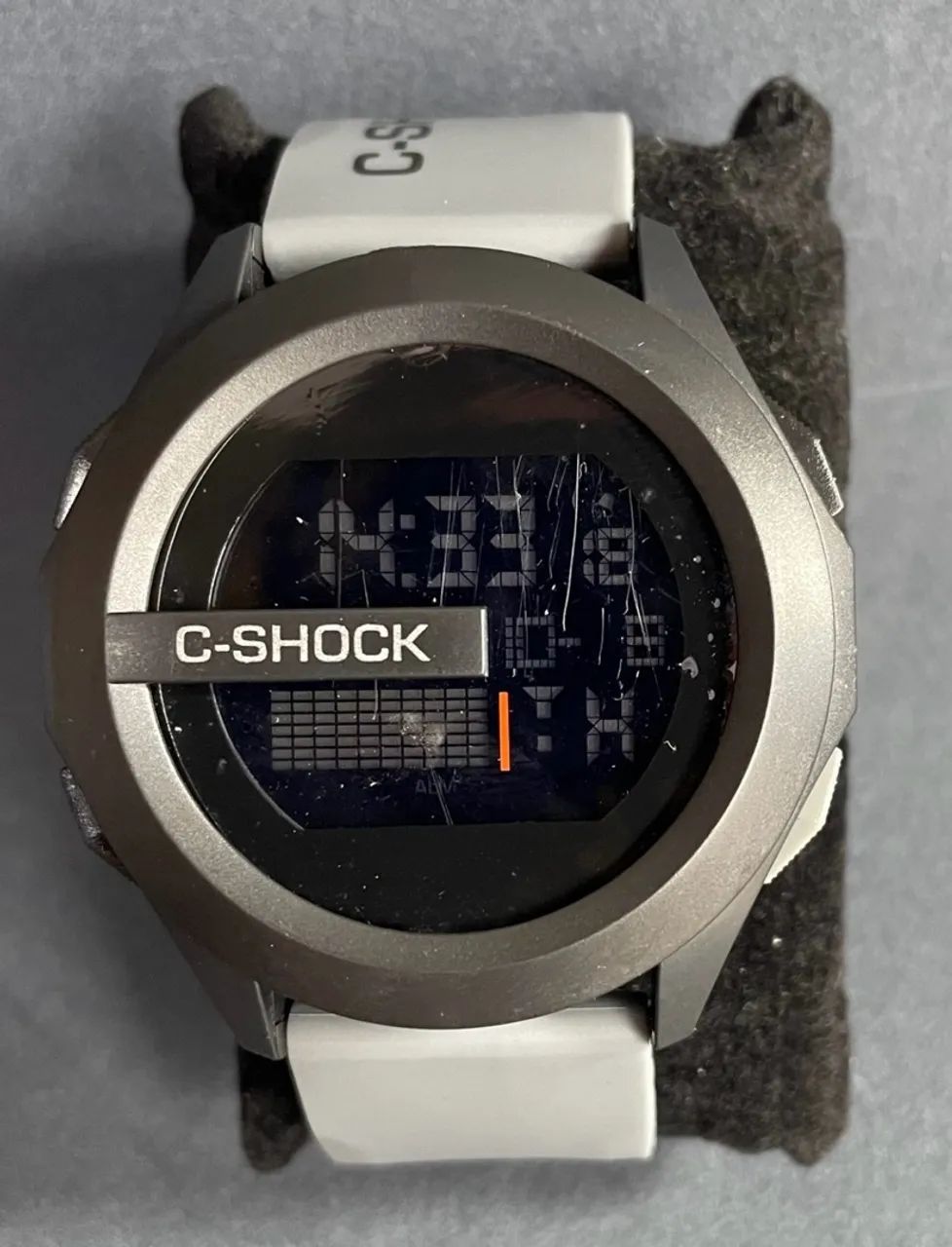 Relógio Digital Esportivo C-SHOCK - Cinza e Preto