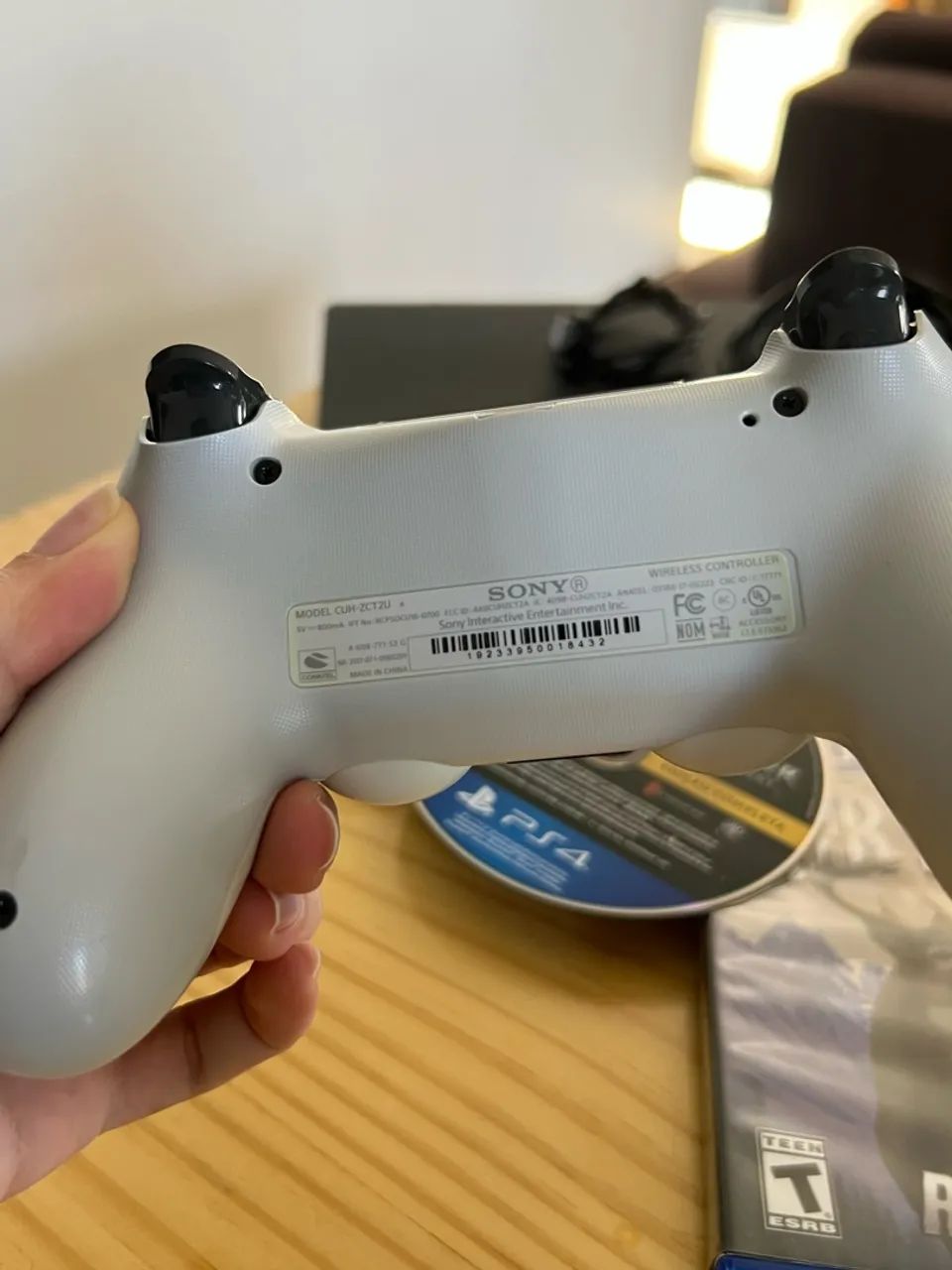 PS4 slim 1TB - Foto 4
