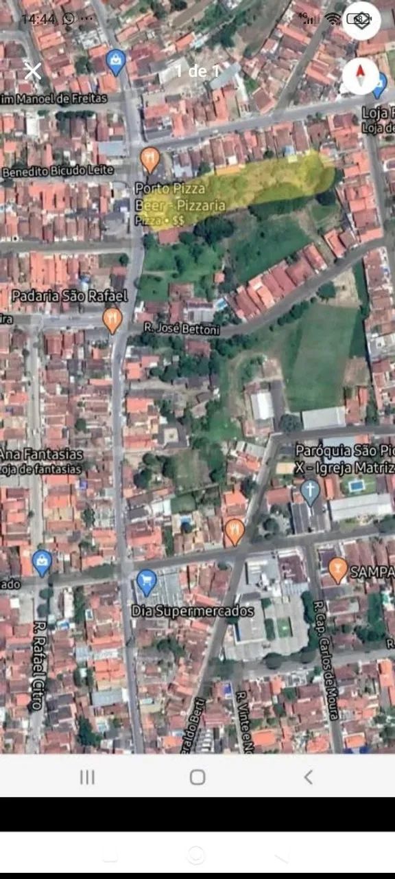Chácara com duas casas no centro