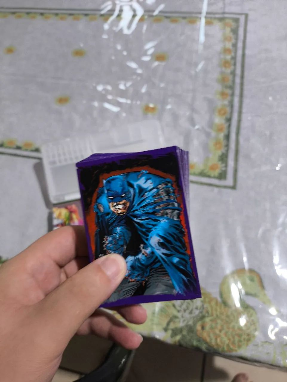 Figurinhas do álbum coringa em arkham 187 figurinhas - Foto 5