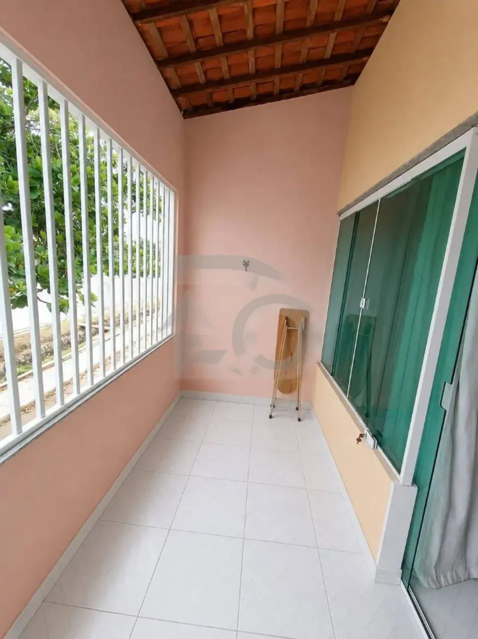 Imóvel no Bairro Santa Maria com 2 Quartos, Varanda e Garagem - Foto 3