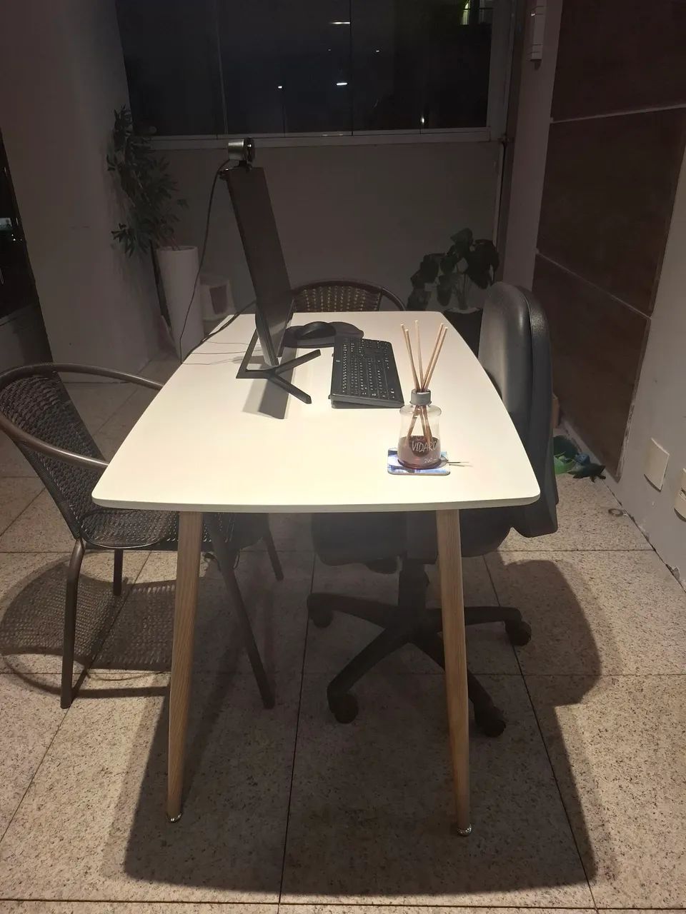 Mesa de madeira 1.10mts x 60cms branca