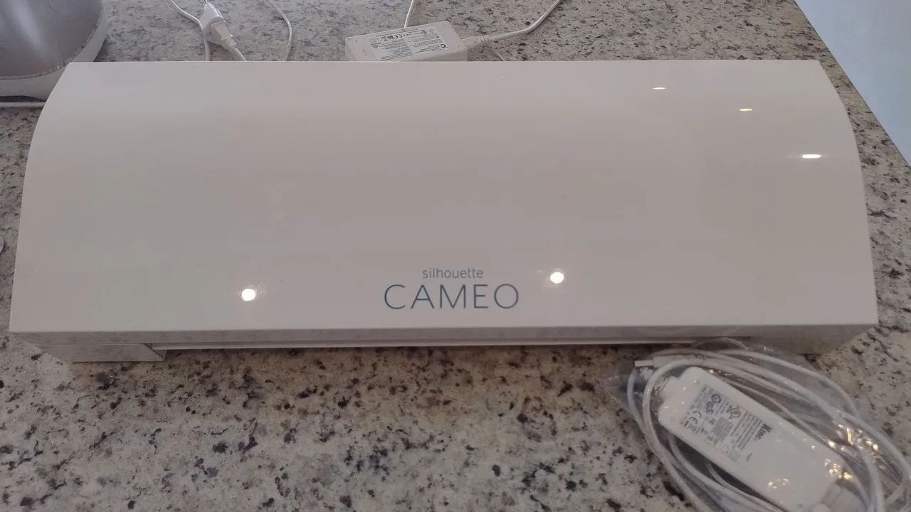 Máquina de corte SILHOUETTE CAMEO 3 (COM DEFEITO)