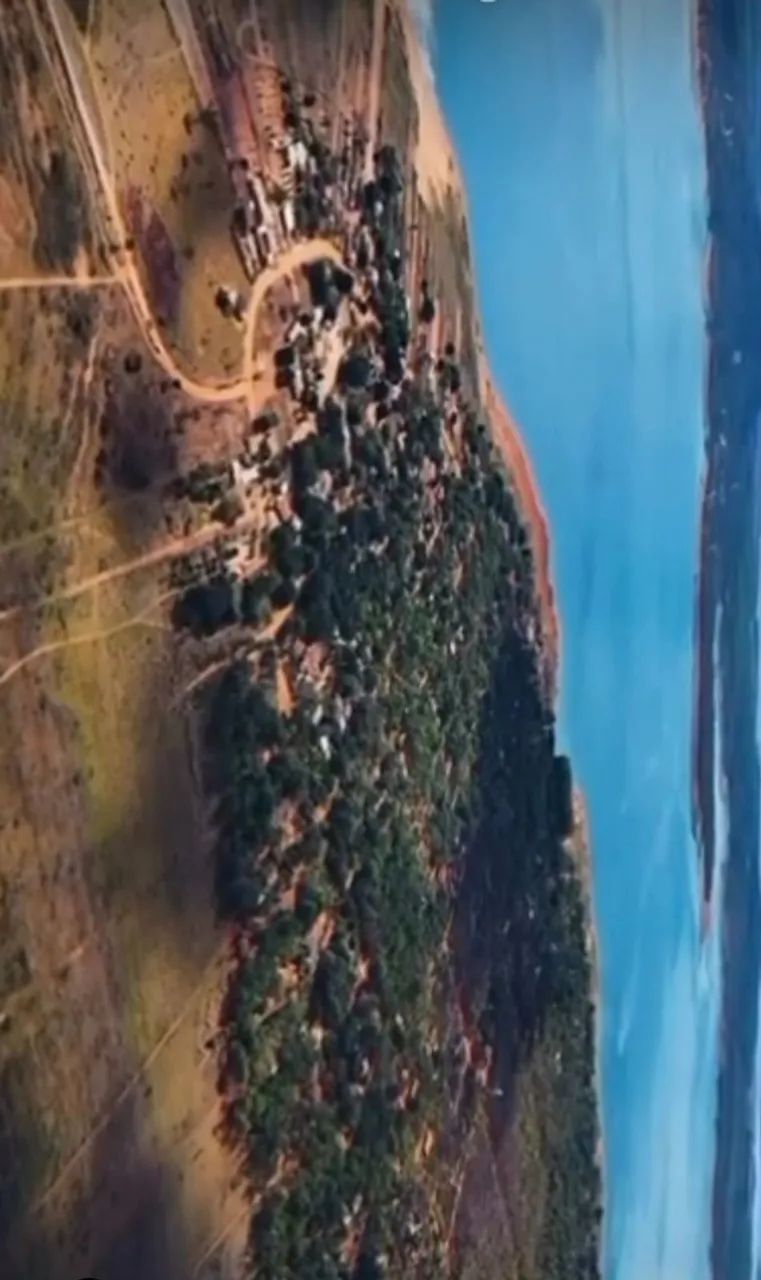 444m2
