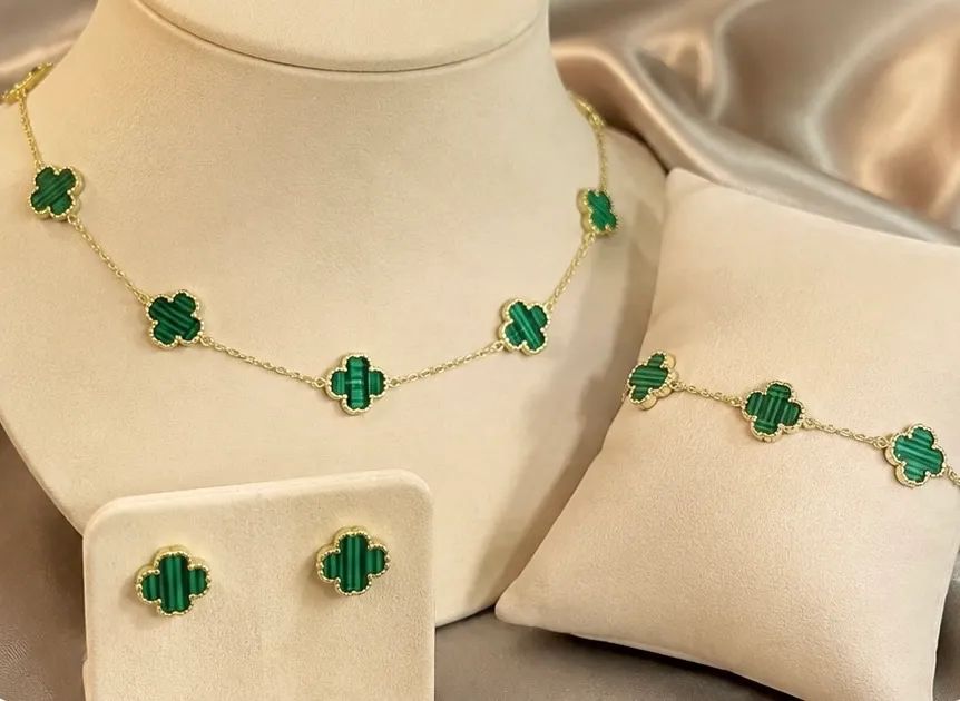 Conjunto Trevo em Ouro 18k 750