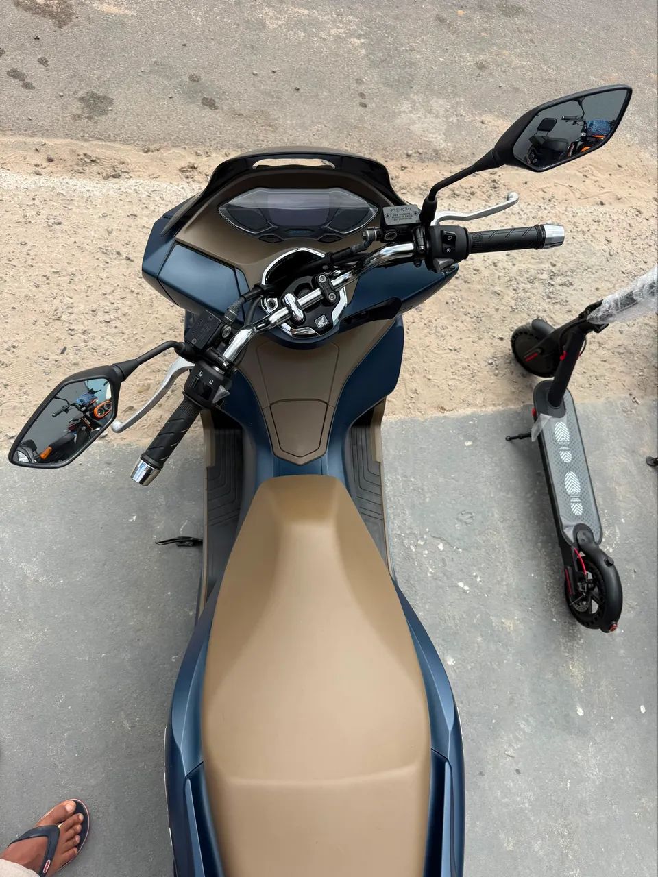 Honda Pcx DLX - Foto 3
