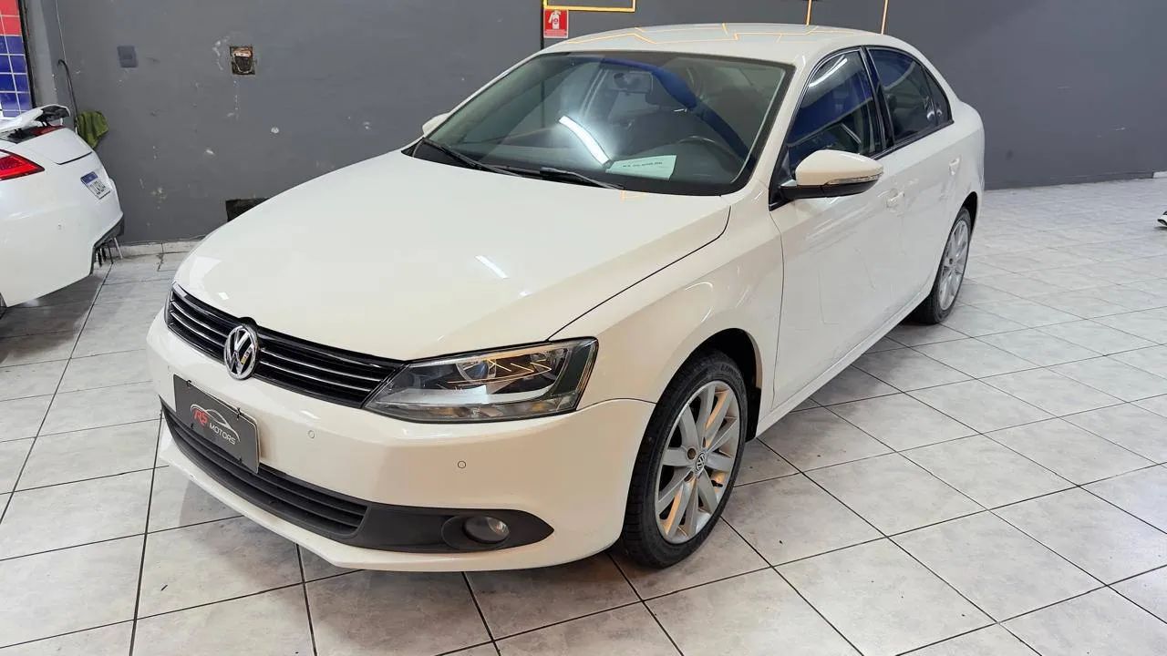 Volkswagen Jetta COMFORTLINE 2.0 8V FLEX 2012
