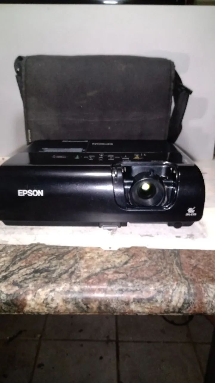 Projetor LCD Epson Power lite S5 +  excelente estado