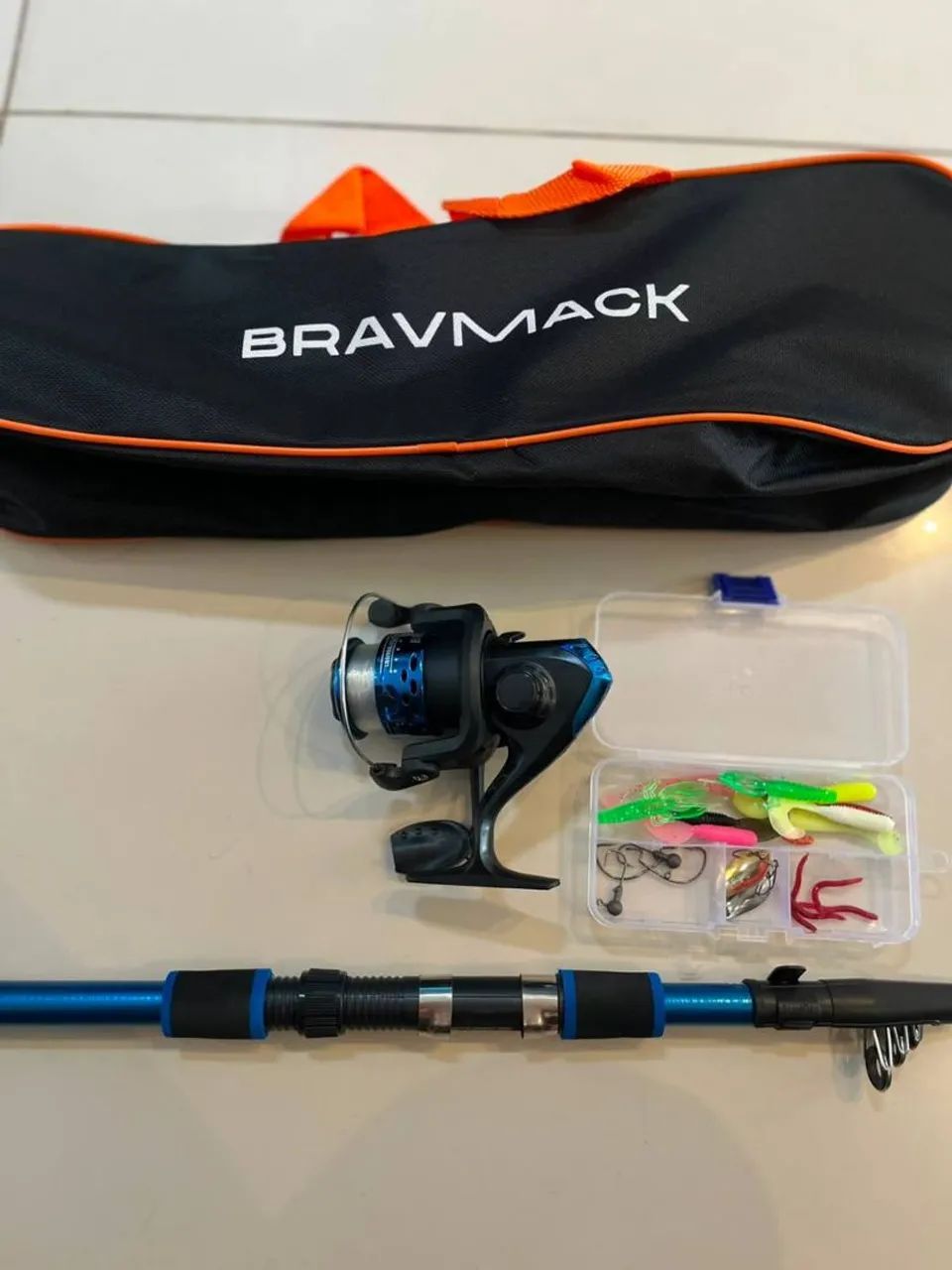 KIT VARA DE PESCA COM ISCAS E ANZOIS  - Foto 2