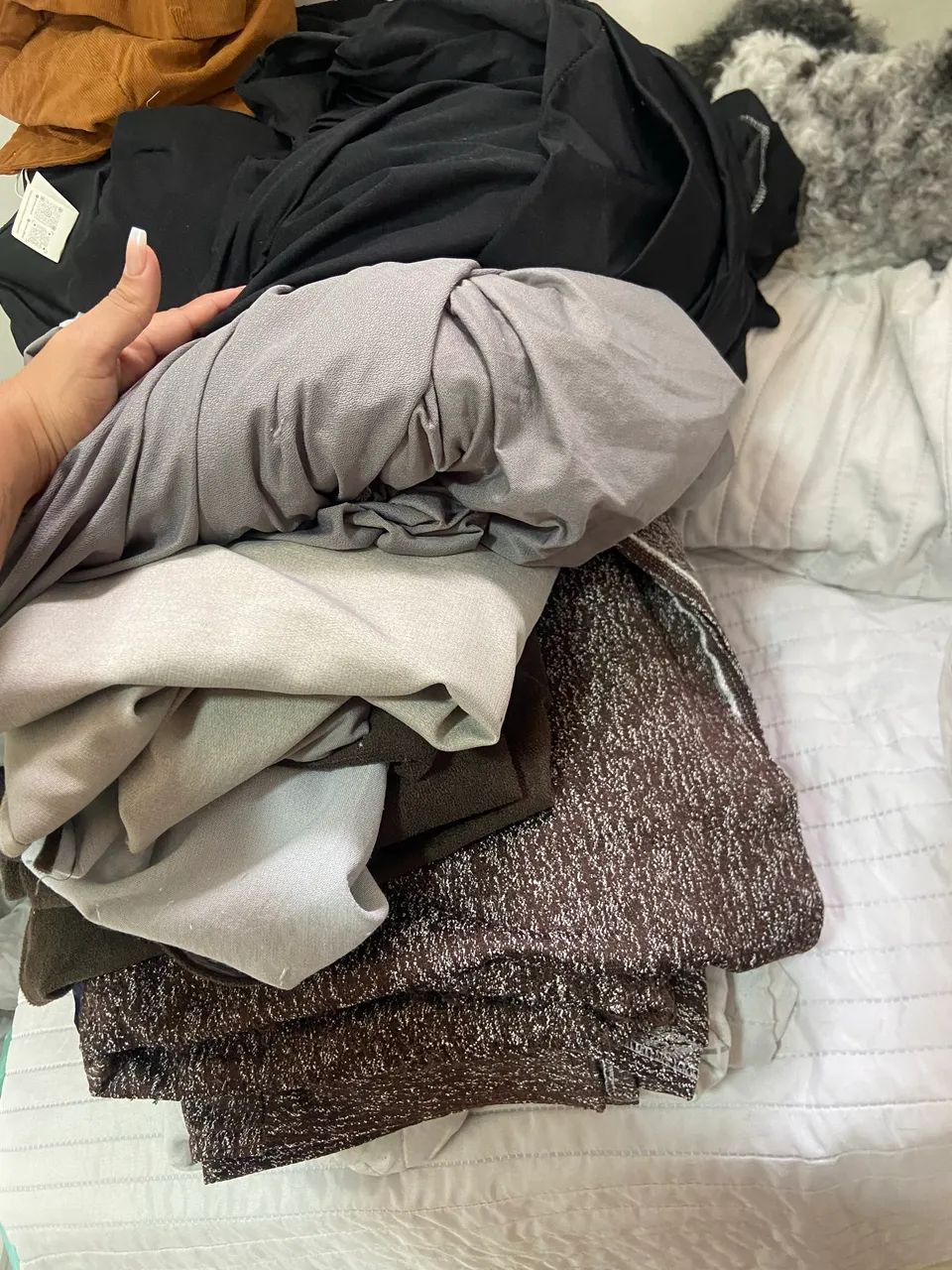 Sofa for renovation (two reclining sofas) + pouf and covers and blankets.459238894785024003
