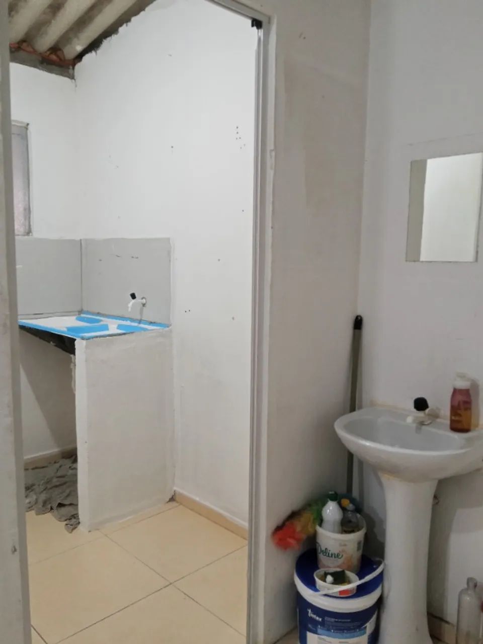 Ponto comercial/moradia 4x6mts, c/ banheiro, pia, área externa coberta. - Foto 5