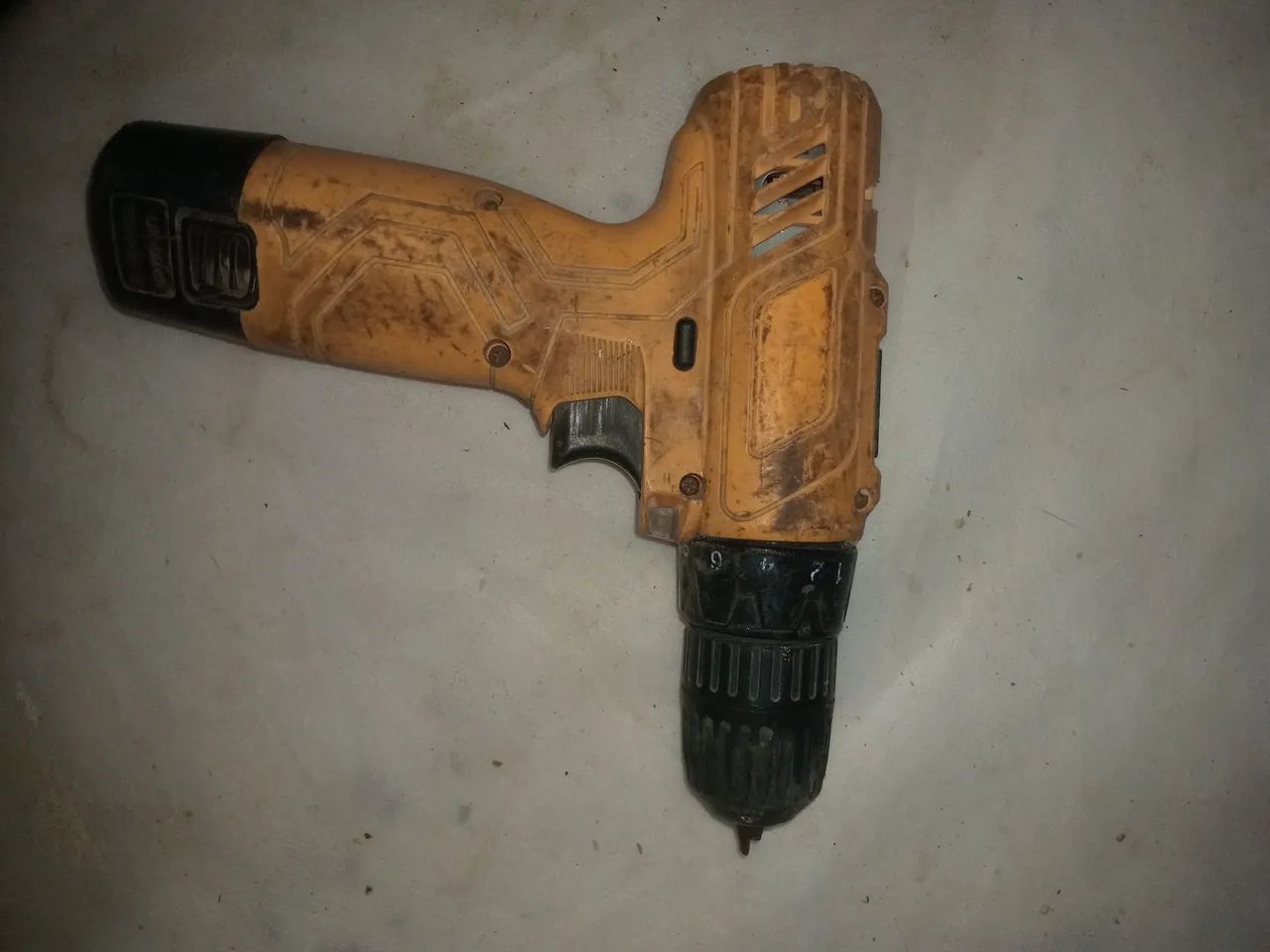 Ferramenta com defeito64962675855619122