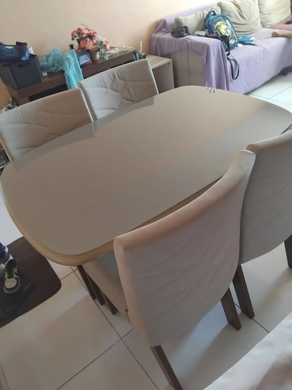 Mesa de Jantar Moderna com 4 Cadeiras e Quadro Decorativo  - Foto 3