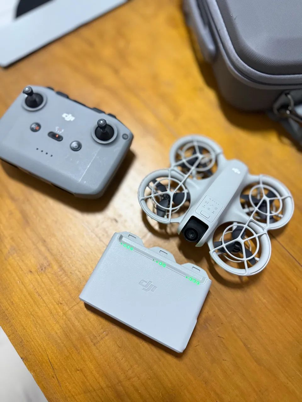 Drone DJI neo combo Fly more + case 