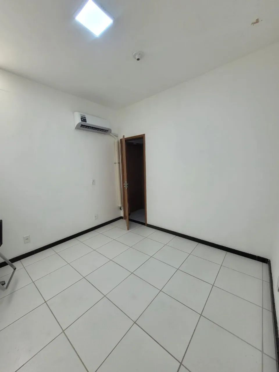 Sala Comercial em Santa Mônica - Vila Velha