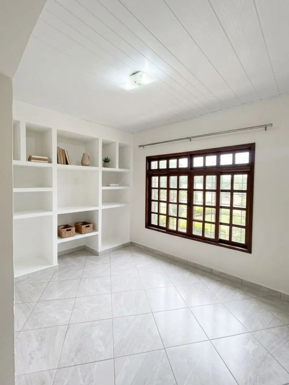 Terreno de 2.500m² com 103m² de área construída. - Foto 5