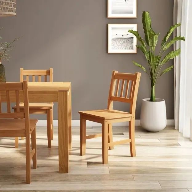 Conjunto de Mesa com 4 Cadeiras de Madeira da TokStok  