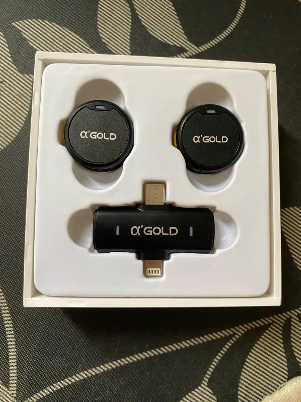Microfone Lapela Sem Fio 2 em 1 ?'Gold Pro ? Novo - Foto 2