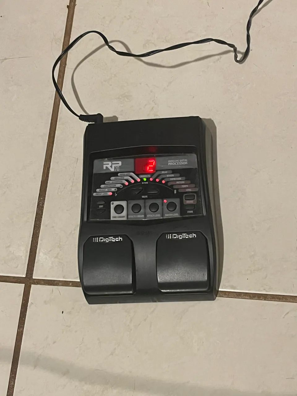 Pedaleira multi efeitos digiTech RP70 - Foto 3