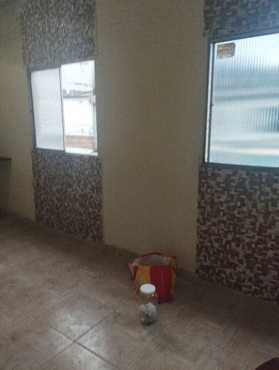 Aluga-se KITNET EM DOIS UNIDOS 