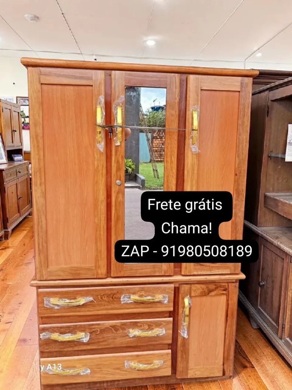 Guarda roupa de solteiro 3 portas com espelho NOVO!