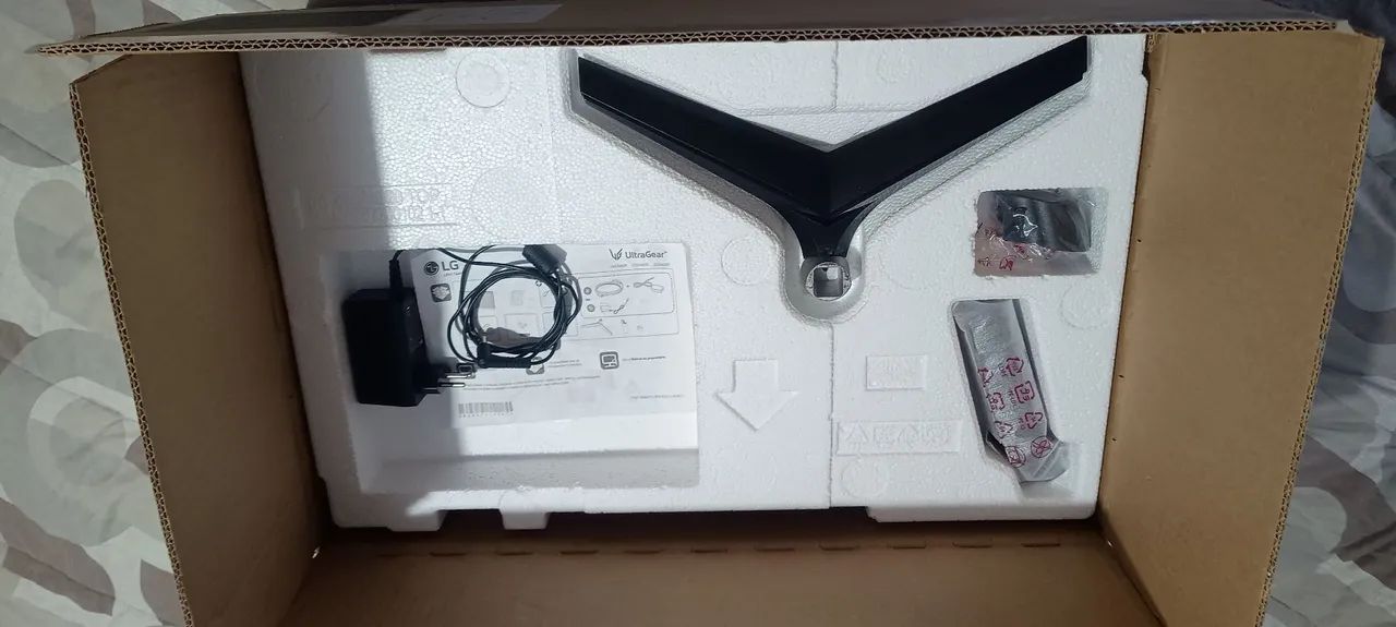 Oportunidade, Monitor Gamer Ultra Gear. - Foto 2