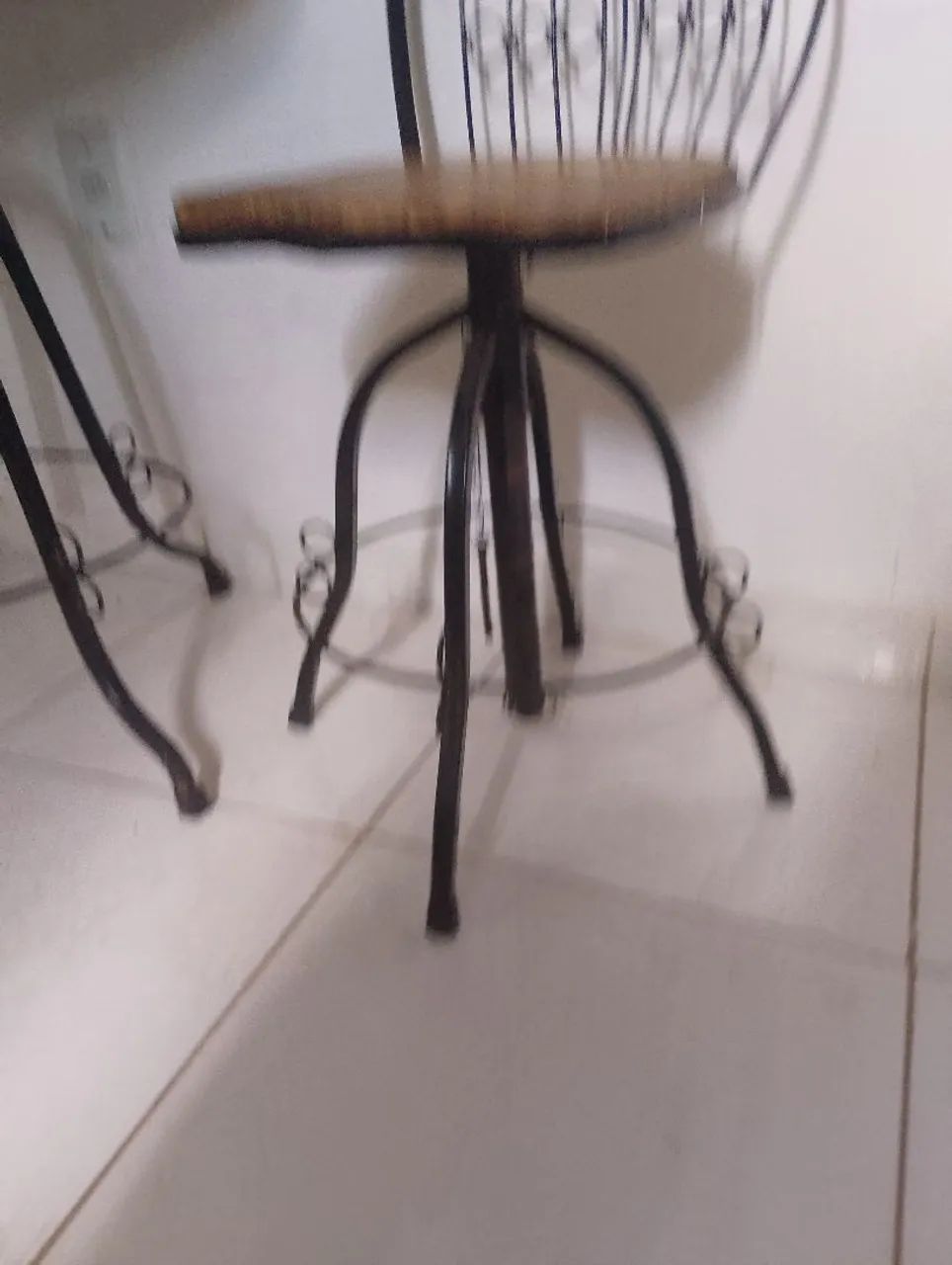 Bistro Table with 2 Bar Stools65568136715394125