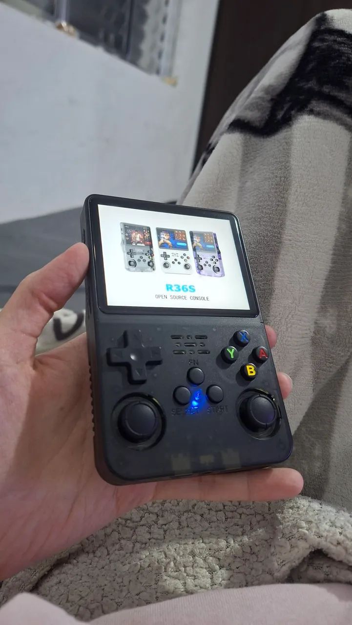 Console Portátil R36S + de 15.000 jogos, 64g, tela IPS 3.5 Polegadas - Foto 3