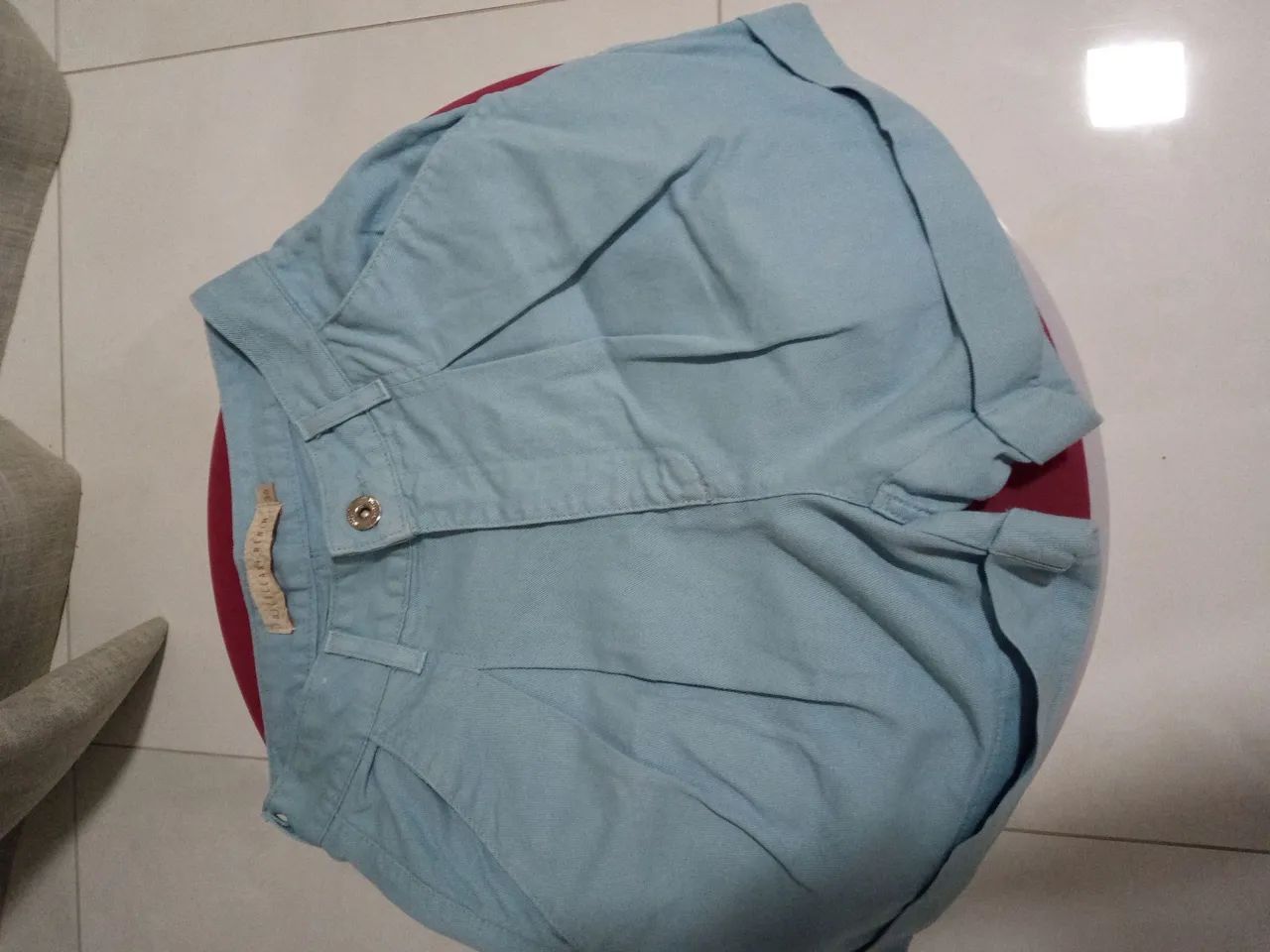 SHORT FEMININO NÚMERO 36. BELÍSSIMO.