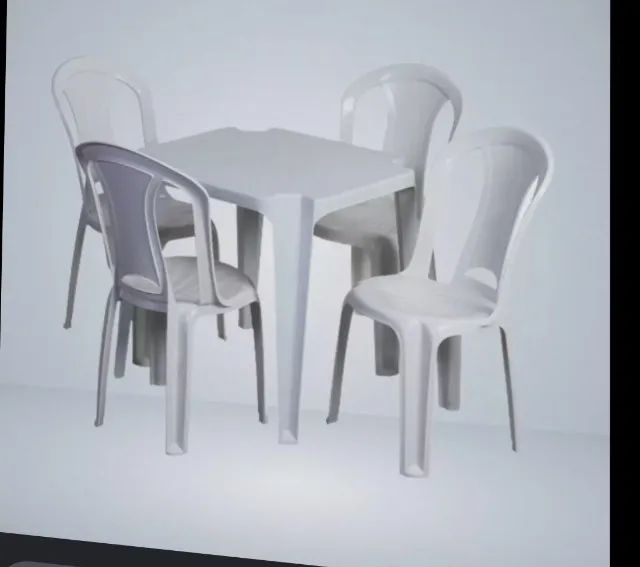 Jogo de mesa e cadeiras plástico usada 