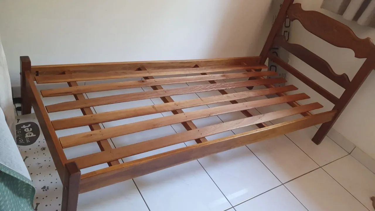 Cama de sucupira de solteiro com colchão  - Foto 2