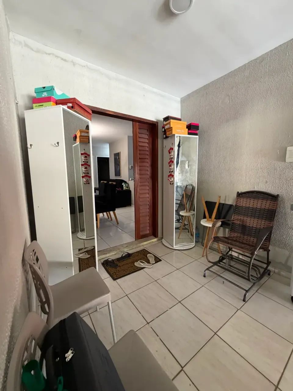 casa plana com quintal - 3 quartos e 2 vagas solta - Foto 3