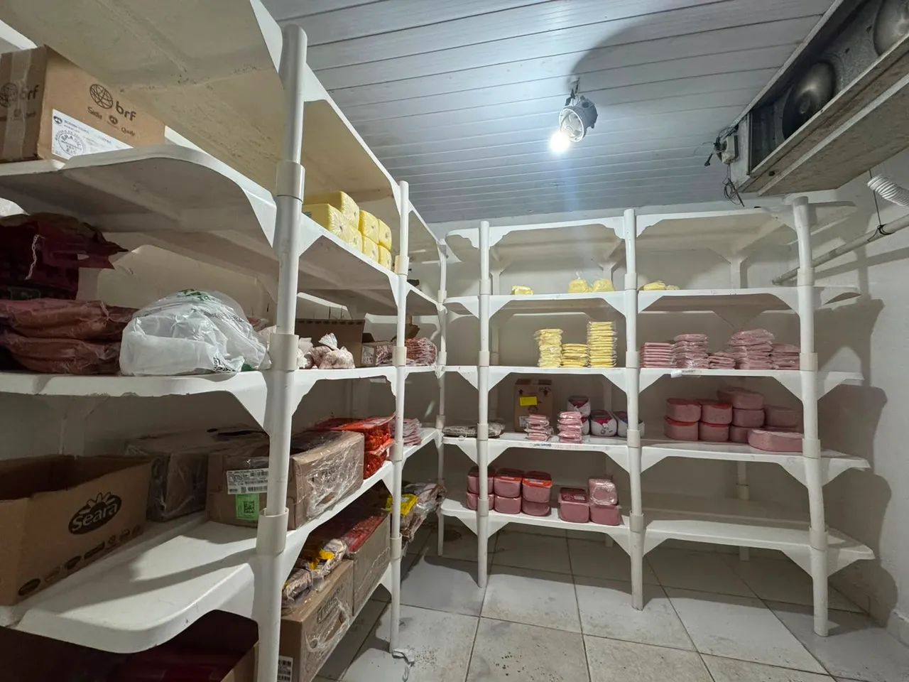 Vendo uma loja de frios com mercearia  * - Foto 2