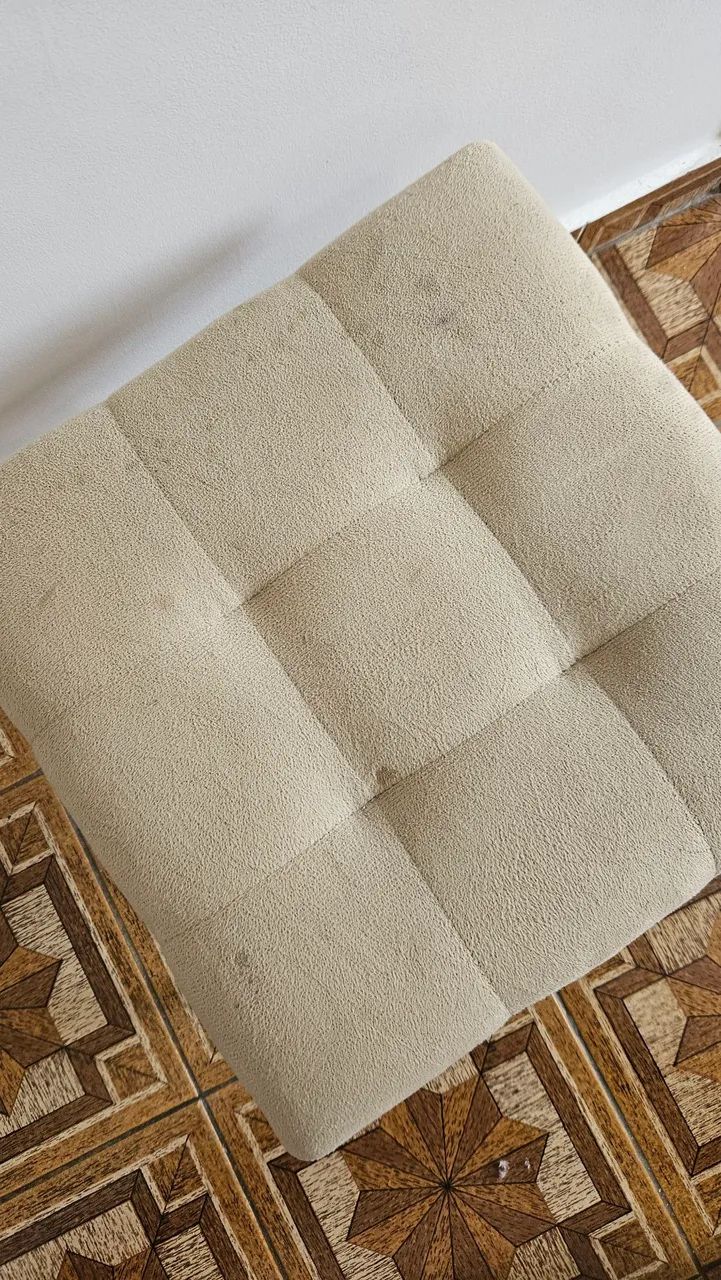 Puff/banqueta estofado bege - Foto 3