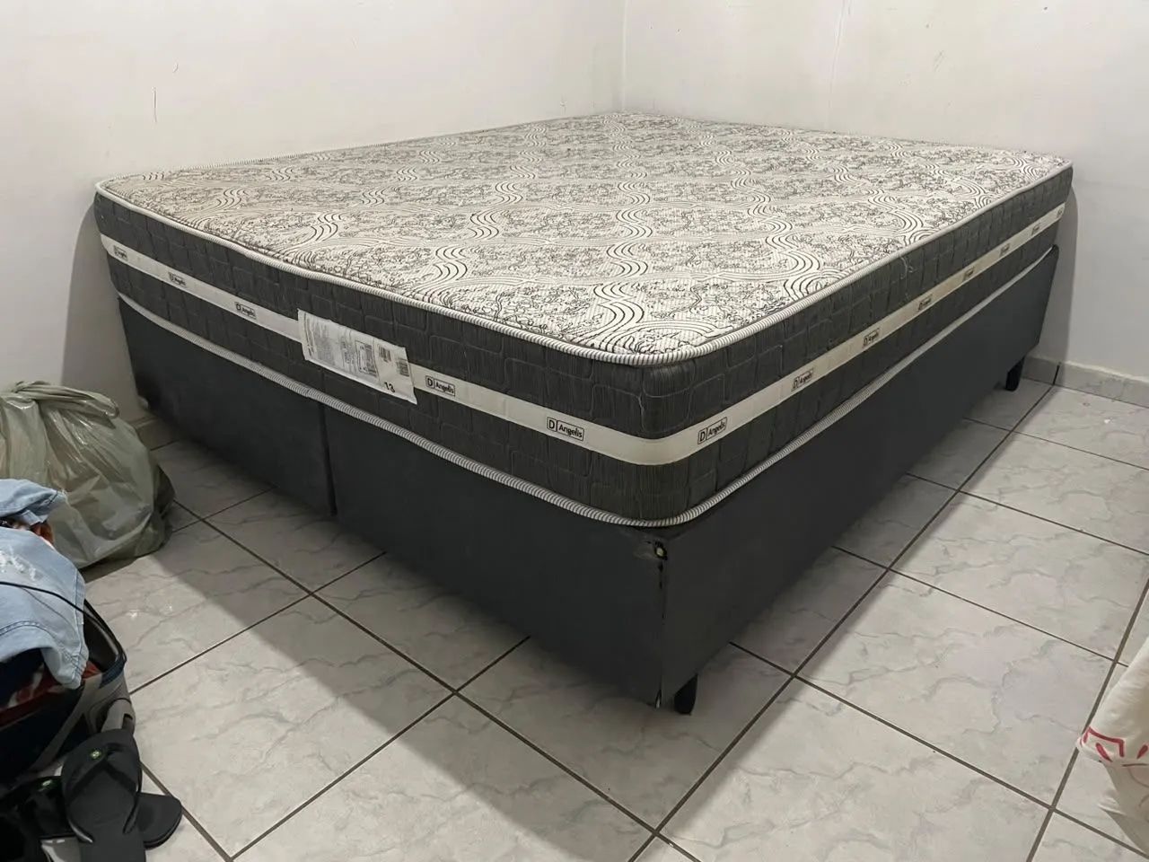 Cama quenn, Colchão + Base. - Foto 2