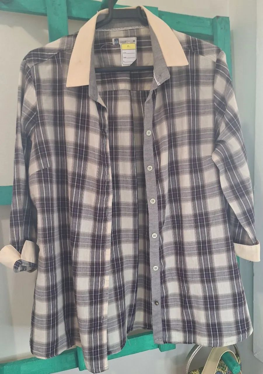 Blusa feminina quadriculada