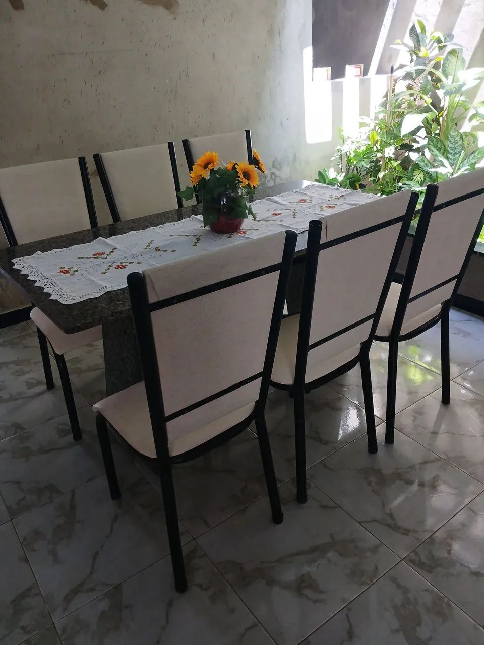 Vendo mesa de mármore 6 cadeiras  - Foto 4