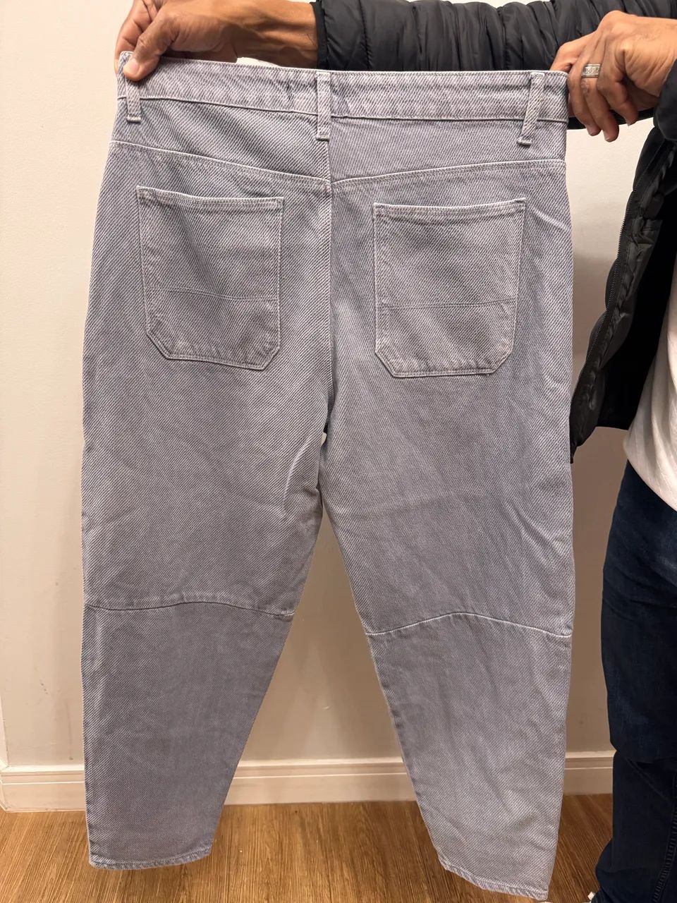 Calça Relaxed Fit - Material Encorpado - Foto 2