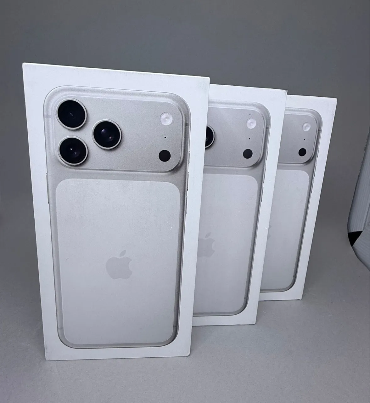 IPHONE 17 PRO 256GB SILVER - GARANTIA APPLE ATÉ 11/2026