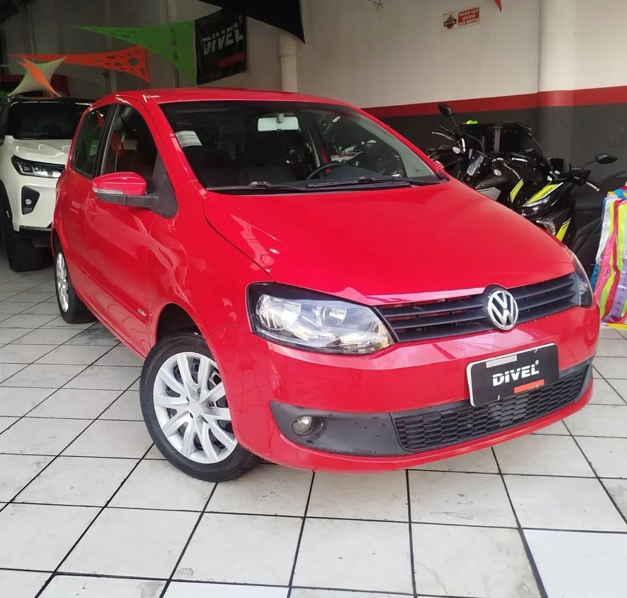 Volkswagen Fox Fox 1.0 Mi Total Flex 8V 5p 2014