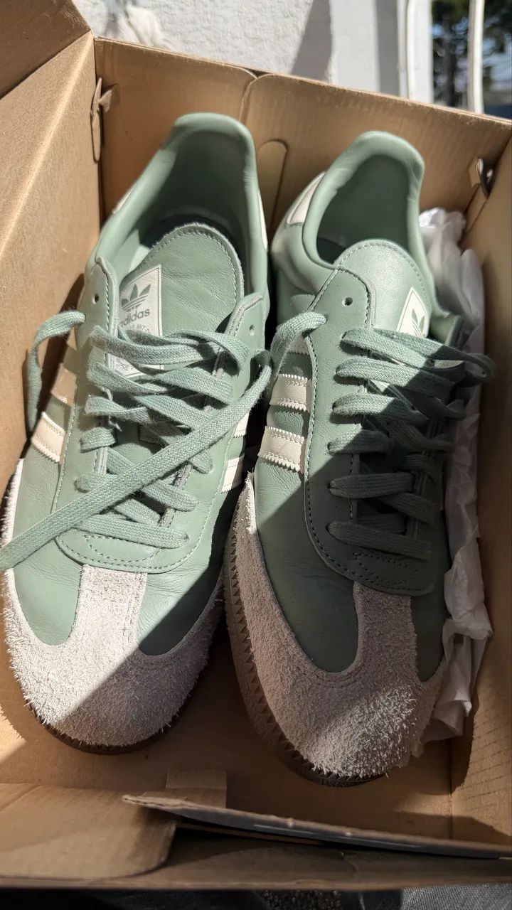 Tênis adidas 