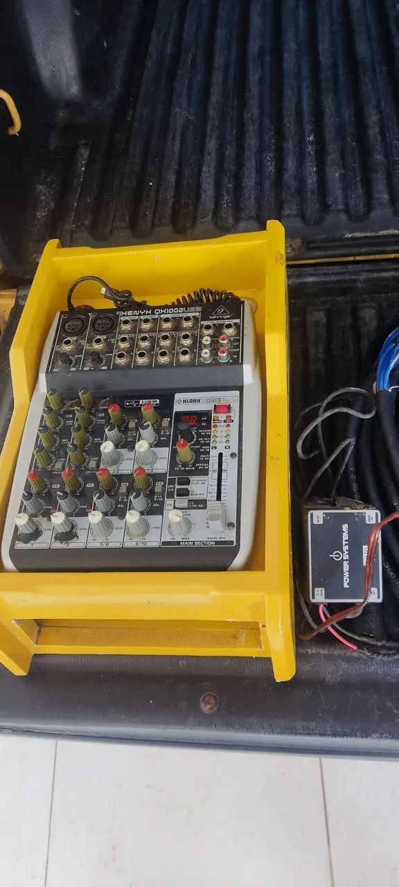 mesa Behringer 1002 com inversor  - Foto 2