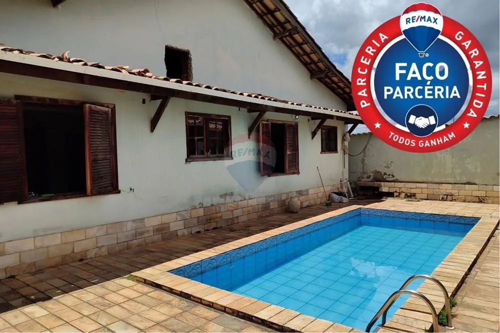 CASA 5 QUARTOS - PISCINA - ESTILO COLONIAL