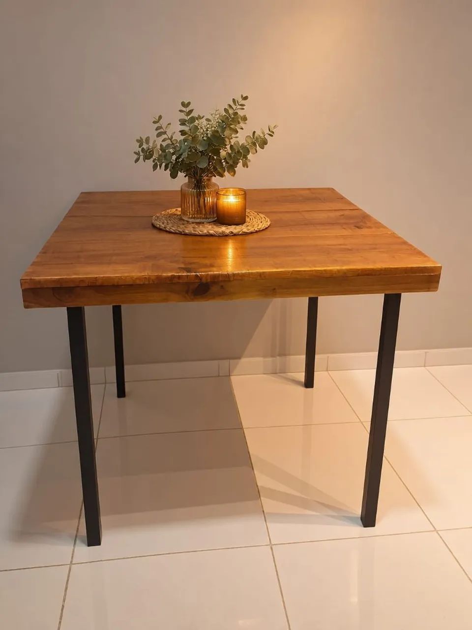 Mesa em Madeira - SEM AS CADEIRAS - Foto 3