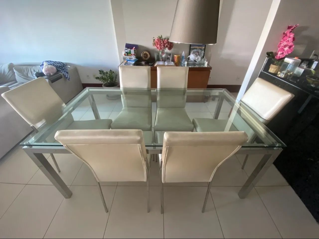 Mesa retangular, de vidro, com 6 cadeiras.  - Foto 3