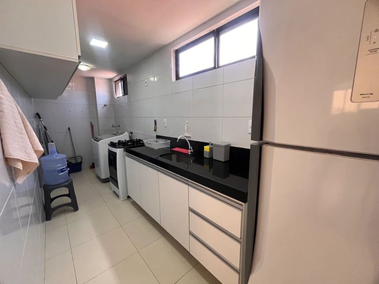 Apartamento 2 quartos mobiliado no Brisamar - Foto 5